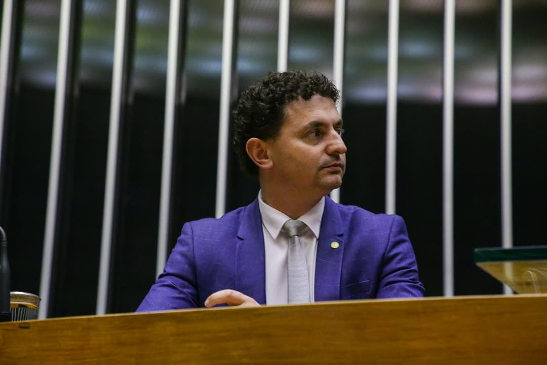 Deputado aciona TCU para suspender licitação do STF sobre monitoramento de redes sociais