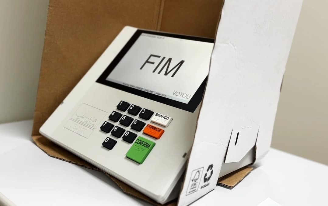 Projeto busca preparar eleitores para as eleições e fortalecer a consciência democrática por meio da experiência prática com a urna eletrônica. (Foto por Gilmar Bortese)