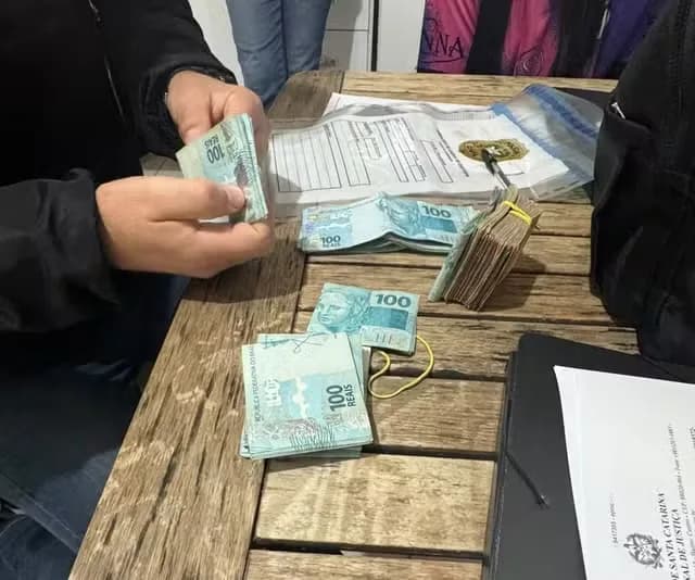 Operação “Passe de Mágica” afasta prefeito e vice de cidade catarinense