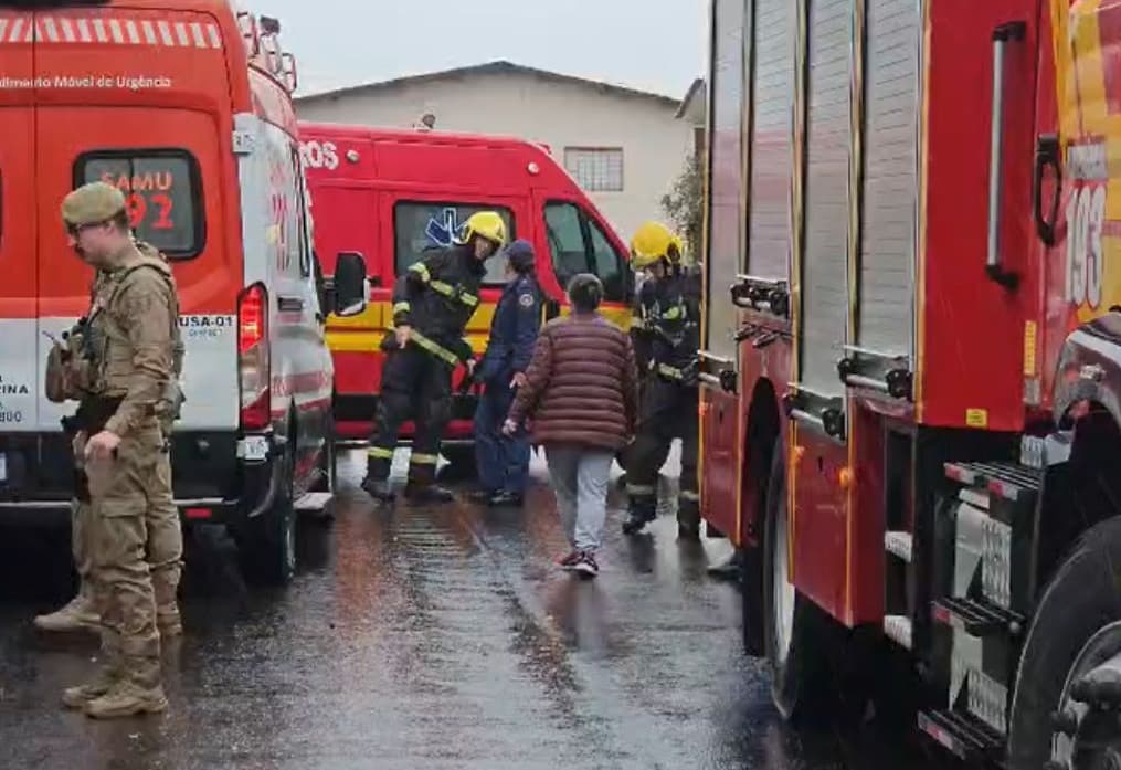 Garoto foi socorrido em estado grave (Foto por Marcos Lewe)