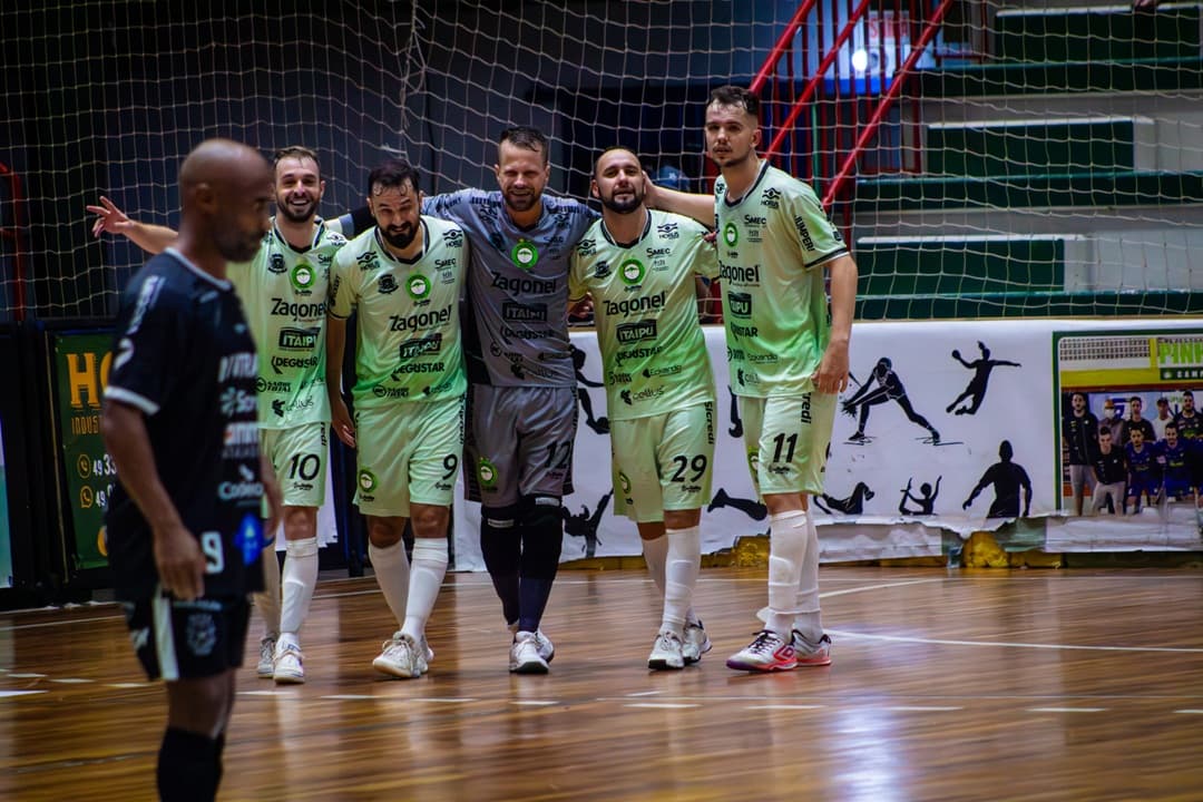 Pinhalense Futsal Zagonel busca vitória em casa para seguir entre os líderes da Série Prata (Foto por Felipe Eduardo Zamboni)