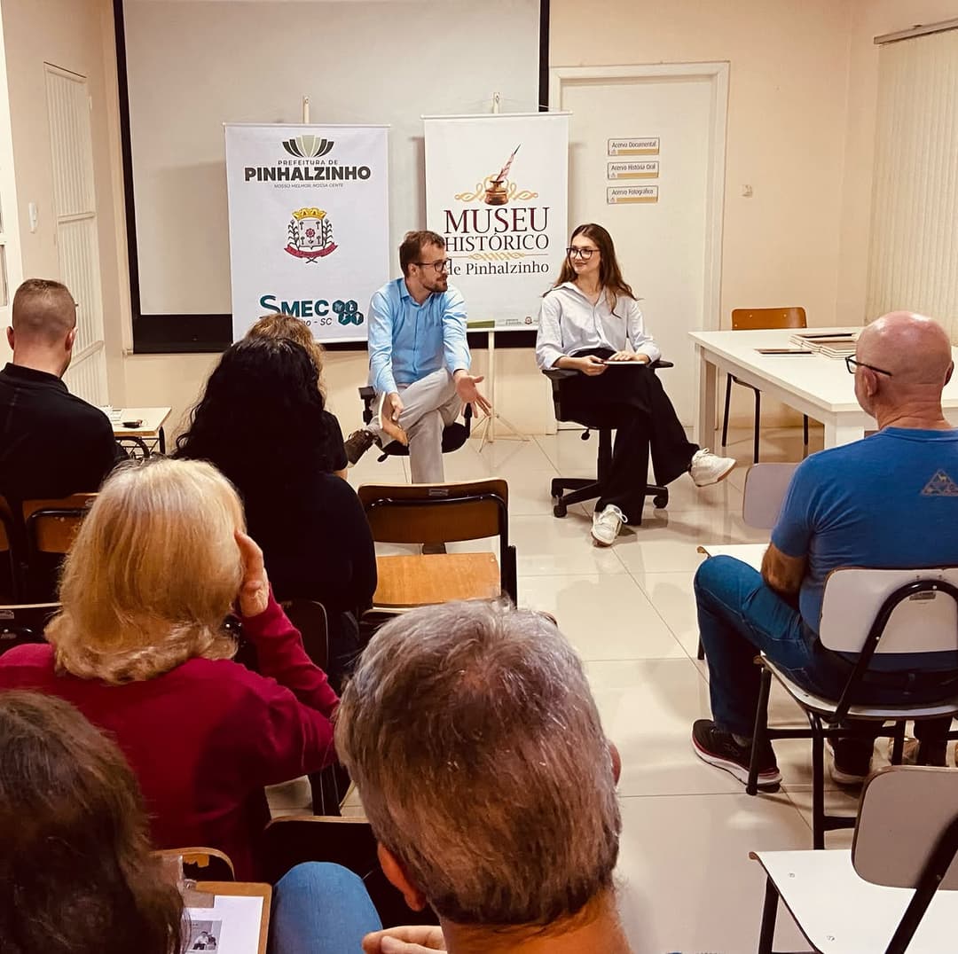 Pinhalense participa da produção de livro sobre a formação das fronteiras do Oeste de SC