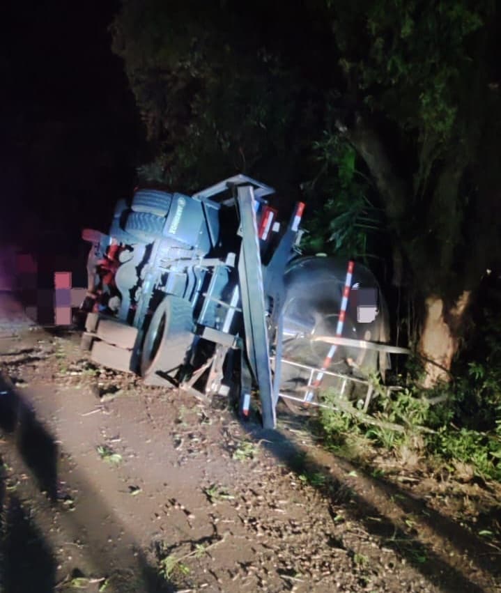 Equipes de resgate atenderam acidente com caminhão na BR-282 (Foto por Divulgação CBM)