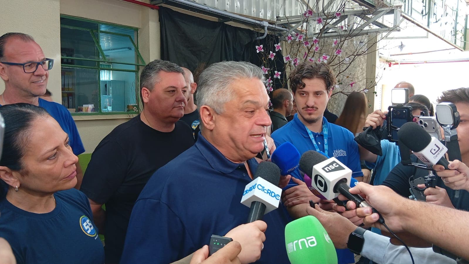 João Rodrigues vota em Chapecó durante o primeiro turno das Eleições 2026 (Foto por ASCOM)