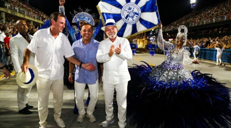 Lula foi o tema da escola de samba do Rio de Janeiro (Foto por Reprodução/Internet)