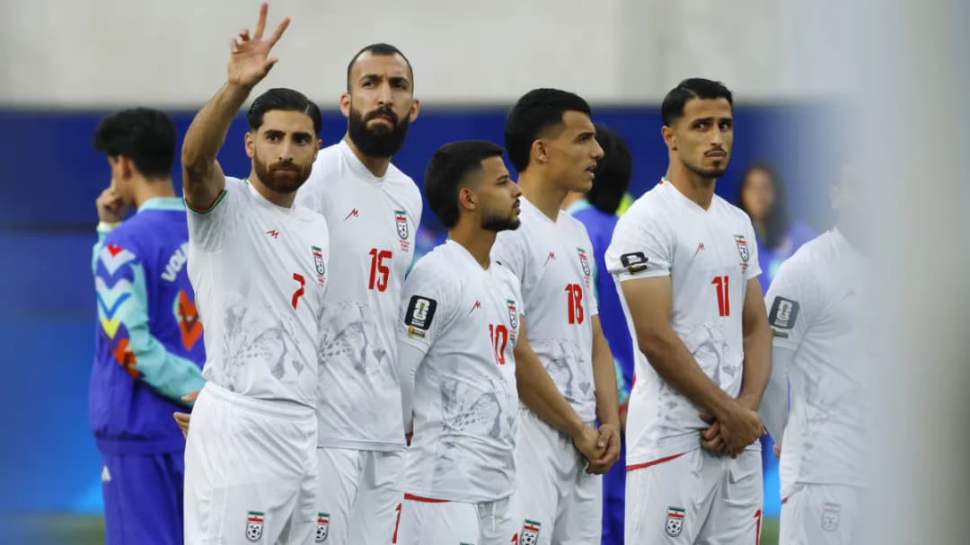 Seleção do Irã deixa carta no vestiário e faz apelo pela paz entre os povos durante a Copa do Mundo