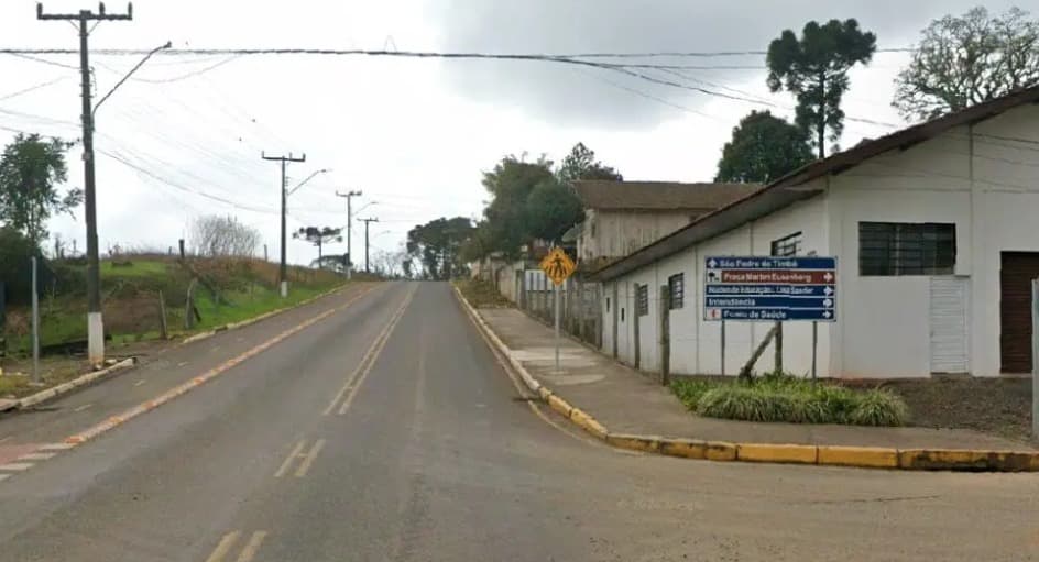 Menino de 11 anos morre após acidente entre bicicleta e carro no Norte de SC
