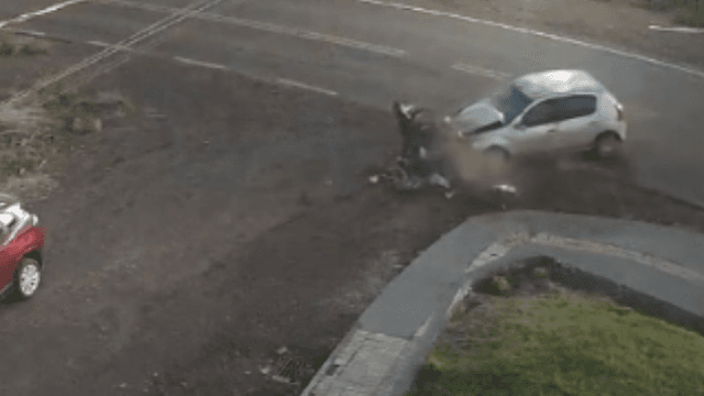Motociclista é arremessado no Oeste