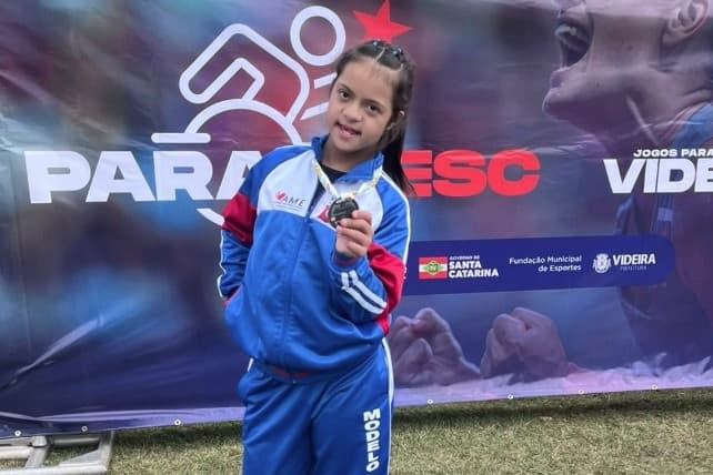 Gabrielli da Silva Escher brilhou no atletismo e garantiu um resultado inédito para o município em competição estadual (Foto por Divulgação)