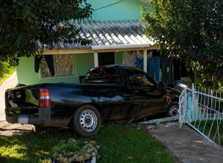 Acidente mobilizou forças de segurança (Foto por Corpo de Bombeiros)