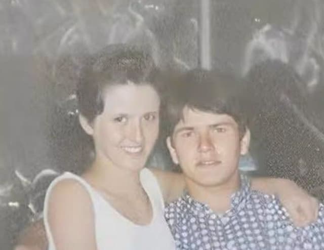 Namorados na adolescência voltam a ficar juntos 30 anos depois