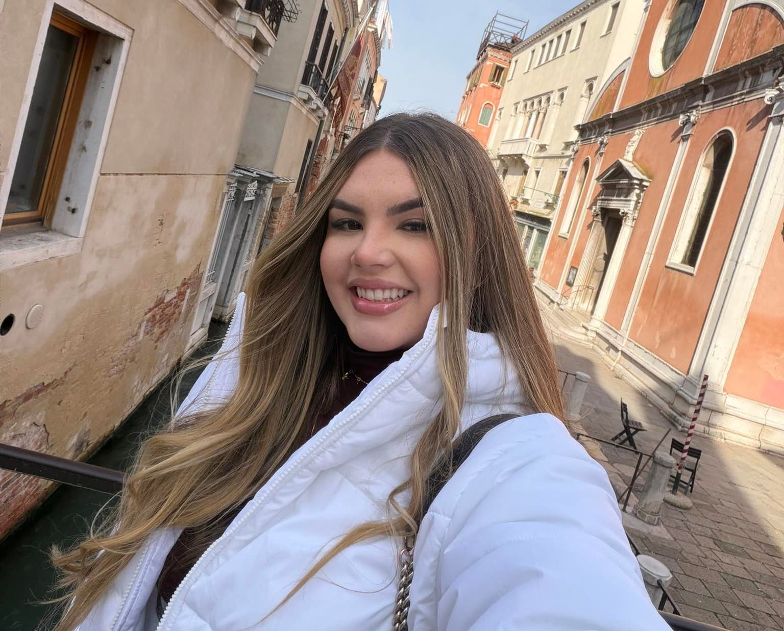 Júlia cursava medicina no Paraguai (Foto por Arquivo pessoal)