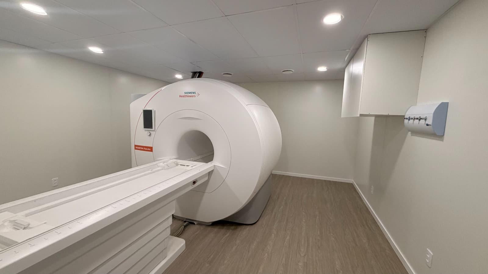 Novo equipamento de ressonância magnética do HRO utiliza inteligência artificial para agilizar exames em Chapecó (Foto por ASCOM)