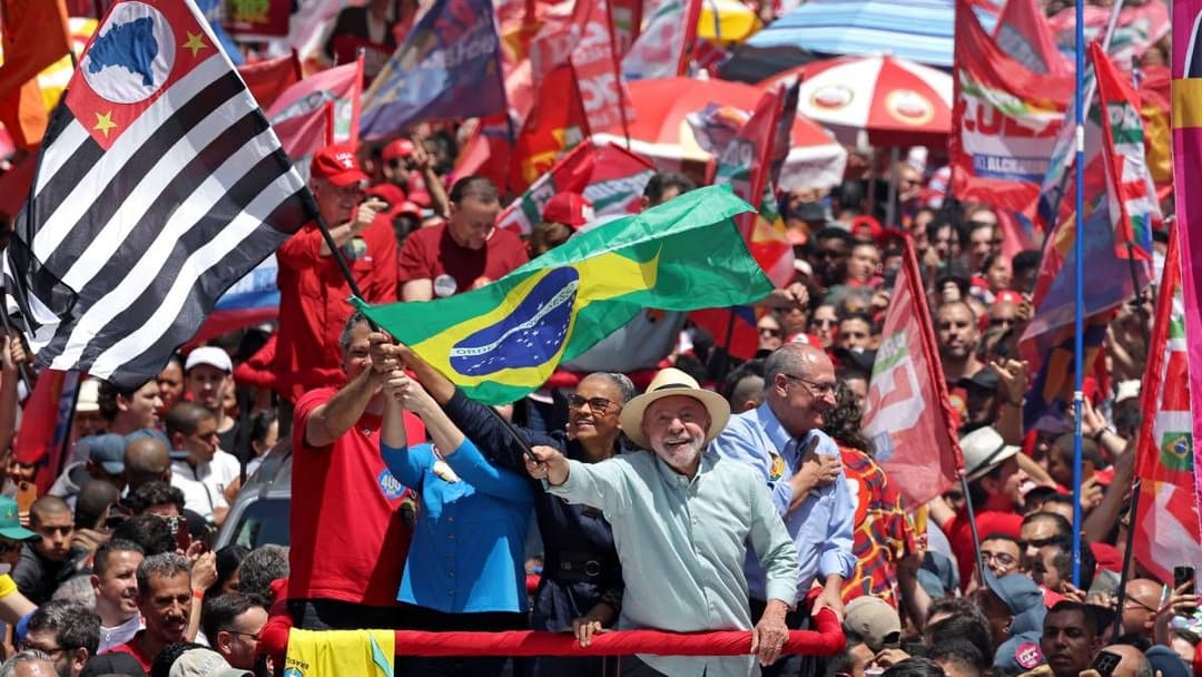 Lula é reeleito presidente e terá desafio de governar com maioria de direita no Congresso