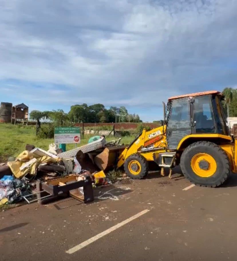 Lixos em terrenos baldios podem virar multa em Pinhalzinho