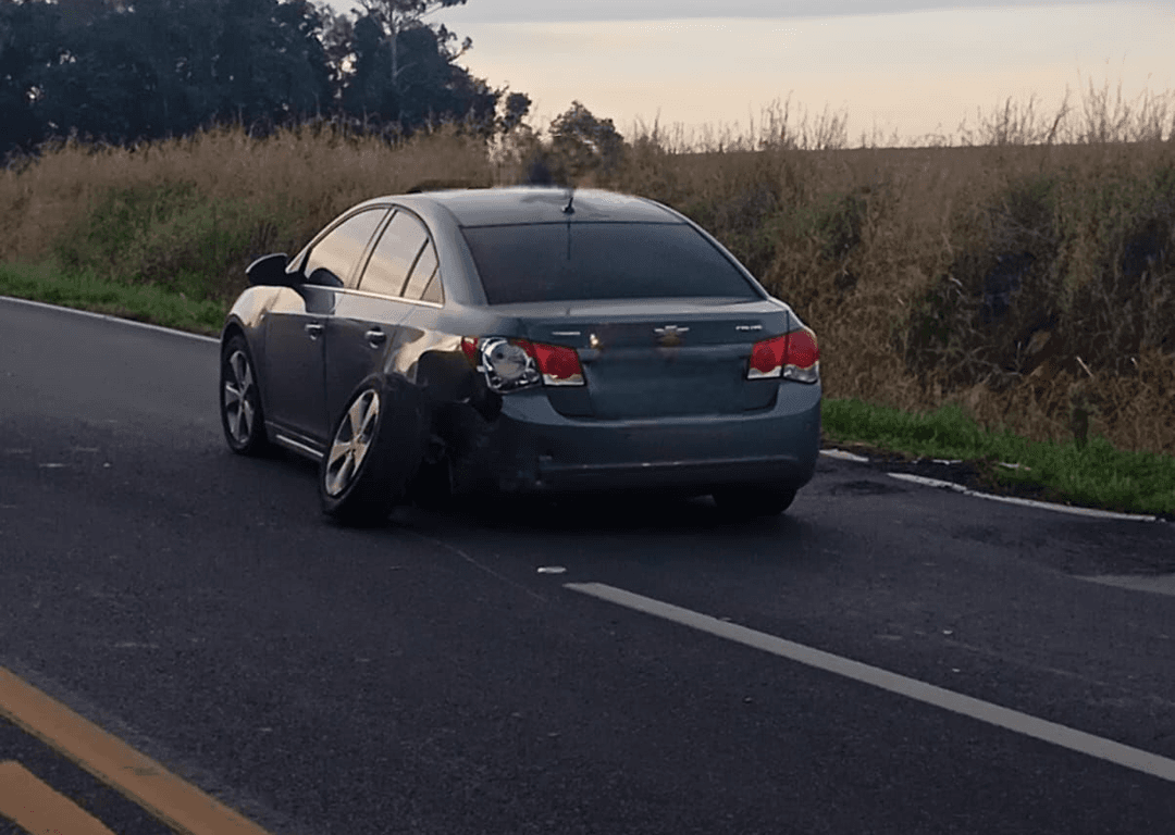 Colisão arranca roda de Cruze na BR-158 em Cunha Porã