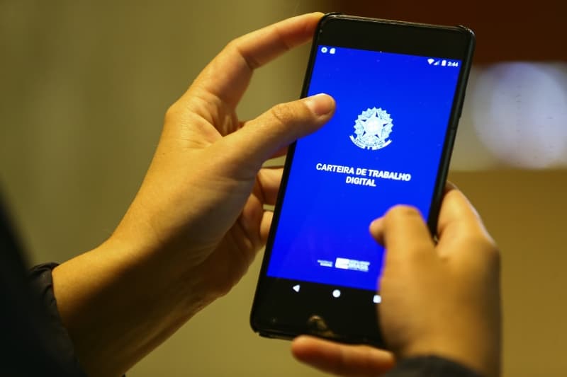 Em SC, 86% dos trabalhadores da indústria cumprem o regime de 44 horas semanais (Foto por Agência Brasil)