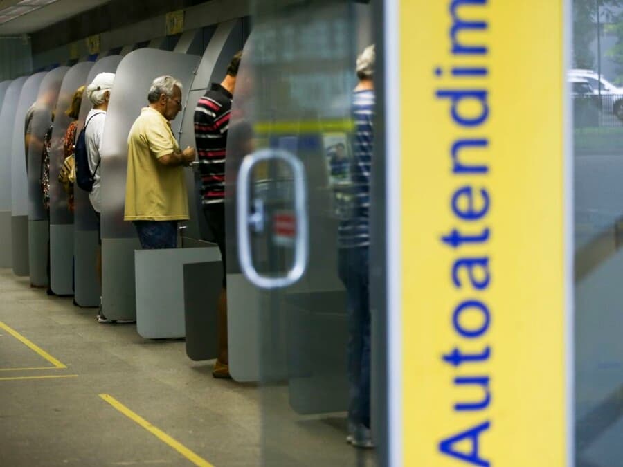 Quatro em cada dez agências bancárias fecharam em SC na última década