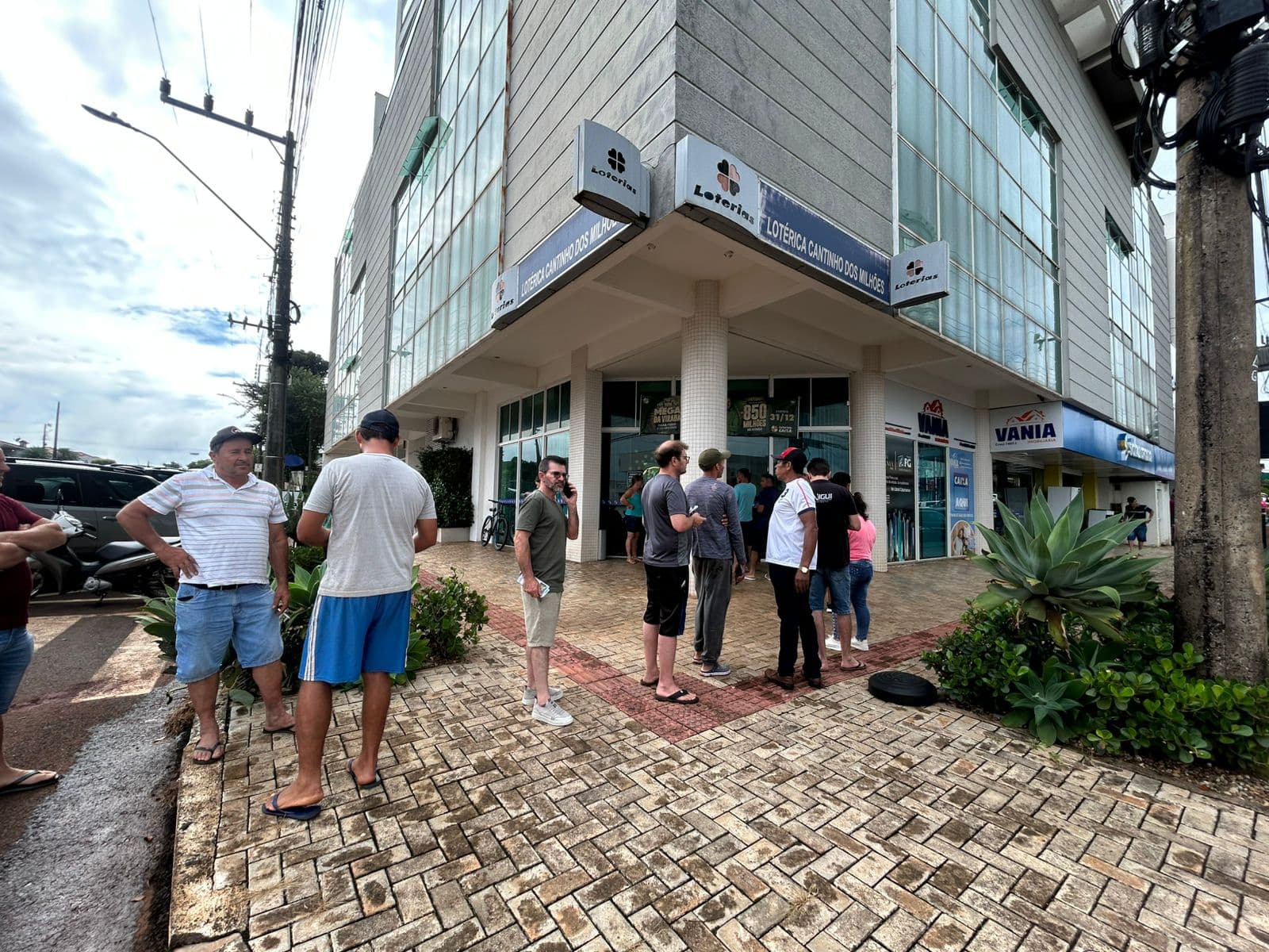 Em Pinhaliznho, filas foram registradas na manhã desta quarta (31) (Foto por Gilmar Bortese)