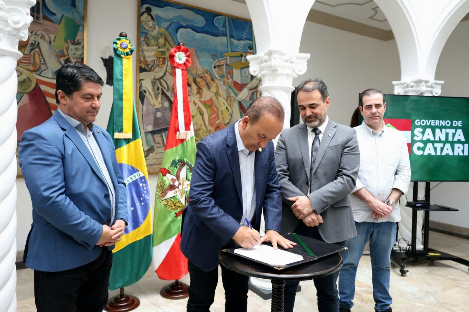 Governador dá posse ao novo secretário de Estado do Meio Ambiente e da Economia Verde (Foto por Airton Fernandes/SECOM)