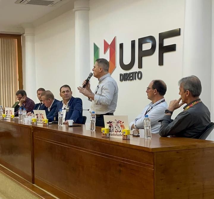 Altair Silva debate em Passo Fundo a proibição da reconstituição do leite em pó