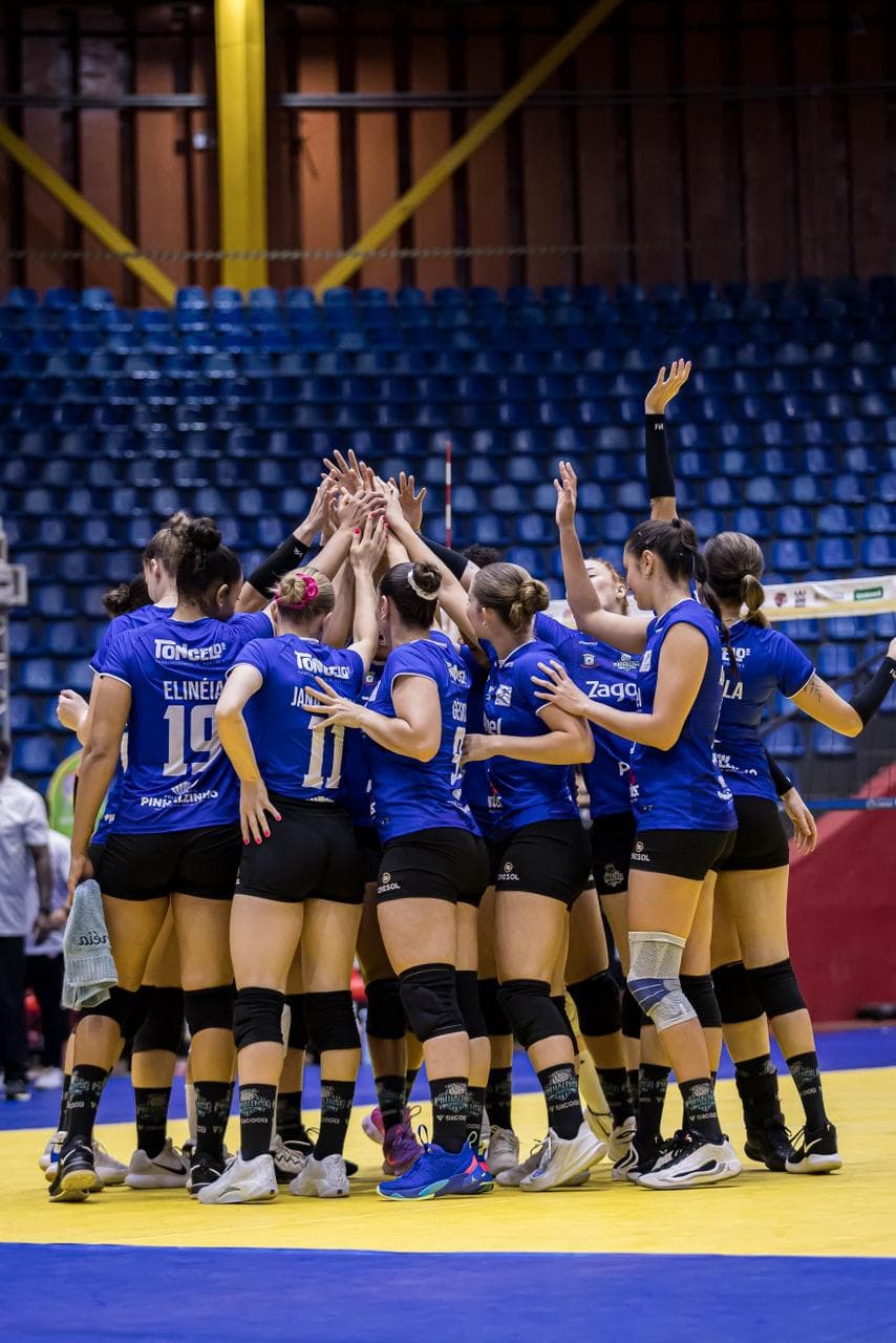 Equipe de Pinhalzinho estreou com vitória fora de casa (por @cf.fotosimagem)