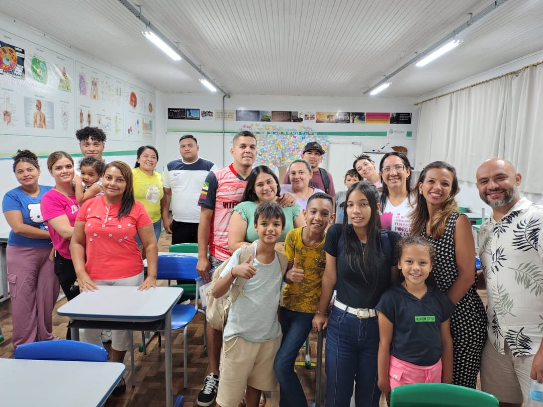 Aulas de português se torna ferramenta de integração para imigrantes em Pinhalzinho