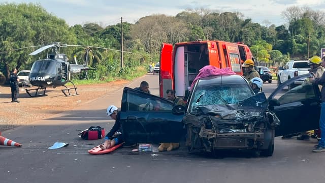 Colisão entre caminhão e carro deixa mulher gravemente ferida no Norte gaúcho