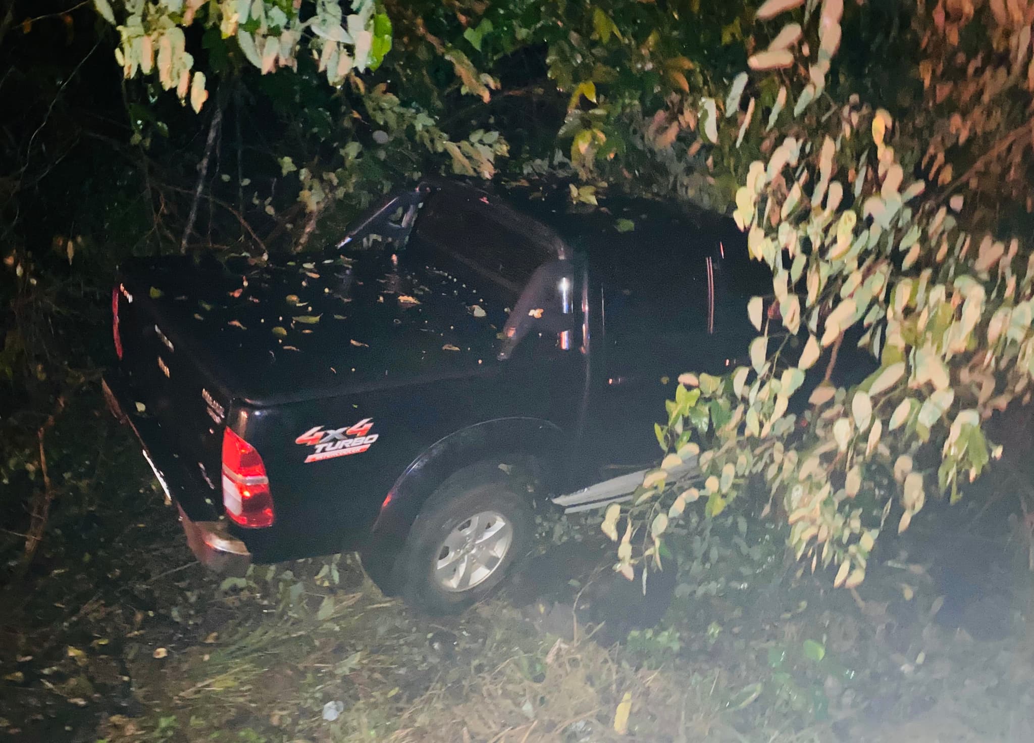 Hilux saiu da pista após a batida (por Felipe Eduardo)