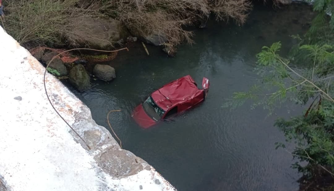 Veículo ocupado pela motorista (Foto por Divulgação)