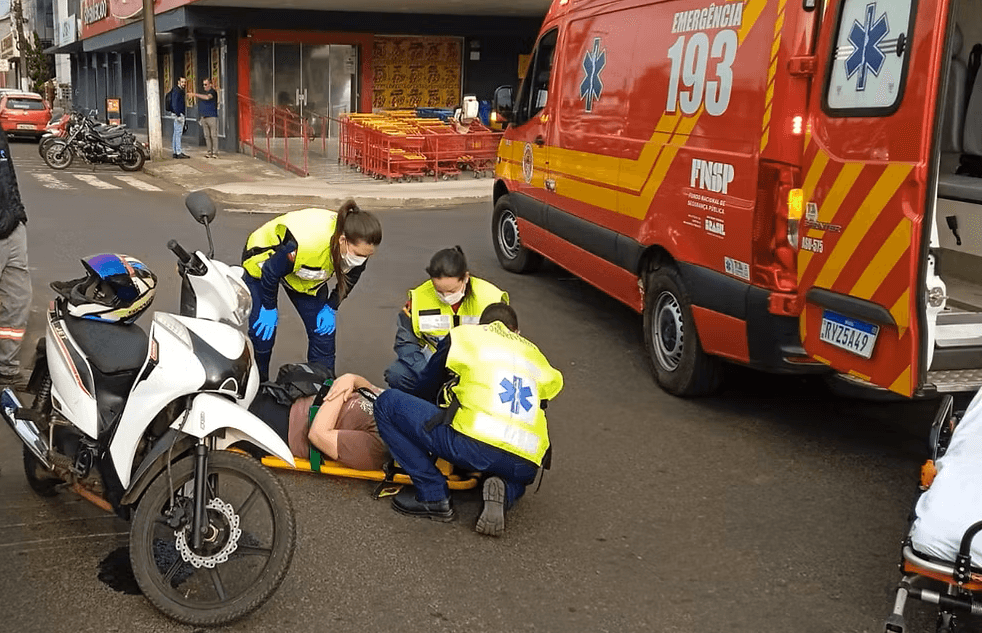 Acidente mobilizou equipes de emergência (Foto por Corpo de Bombeiros)