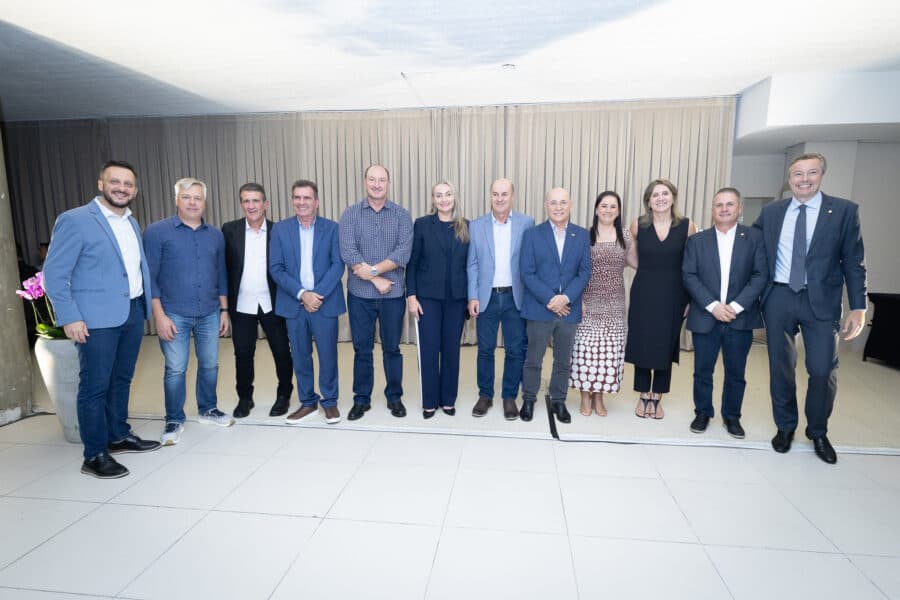 Deputados da Frente Parlamentar do Cooperativismo participam de reunião em Florianópolis (Foto por Agência Alesc)