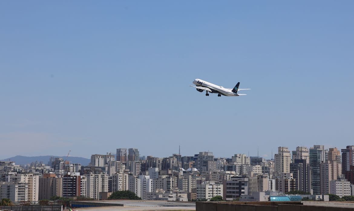 Brasil bate recorde de passageiros em voos domésticos em 2026 (Foto por Rovena Rosa/Agência Brasil)