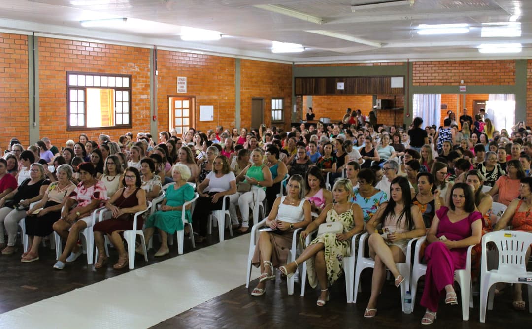 Momento Mulher reúne mais de 450 participantes em tarde especial de homenagem em Saudades