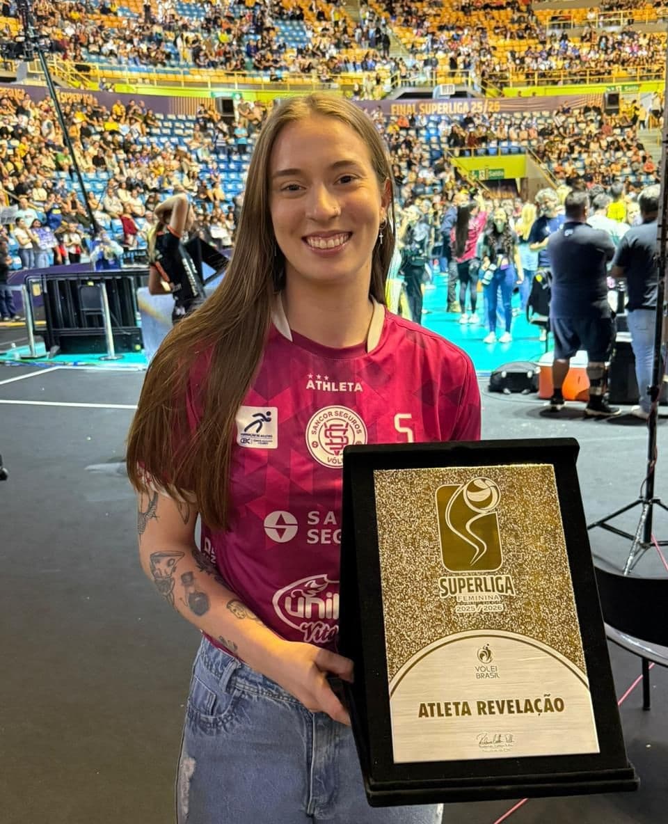 Jaqueline Schmitz é eleita atleta revelação da Superliga A