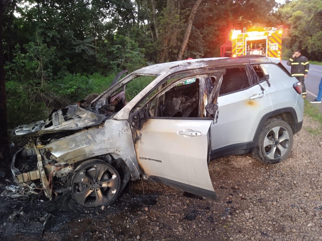 Dois incêndios em veículos são registrados na SC-283 em menos de 12 horas