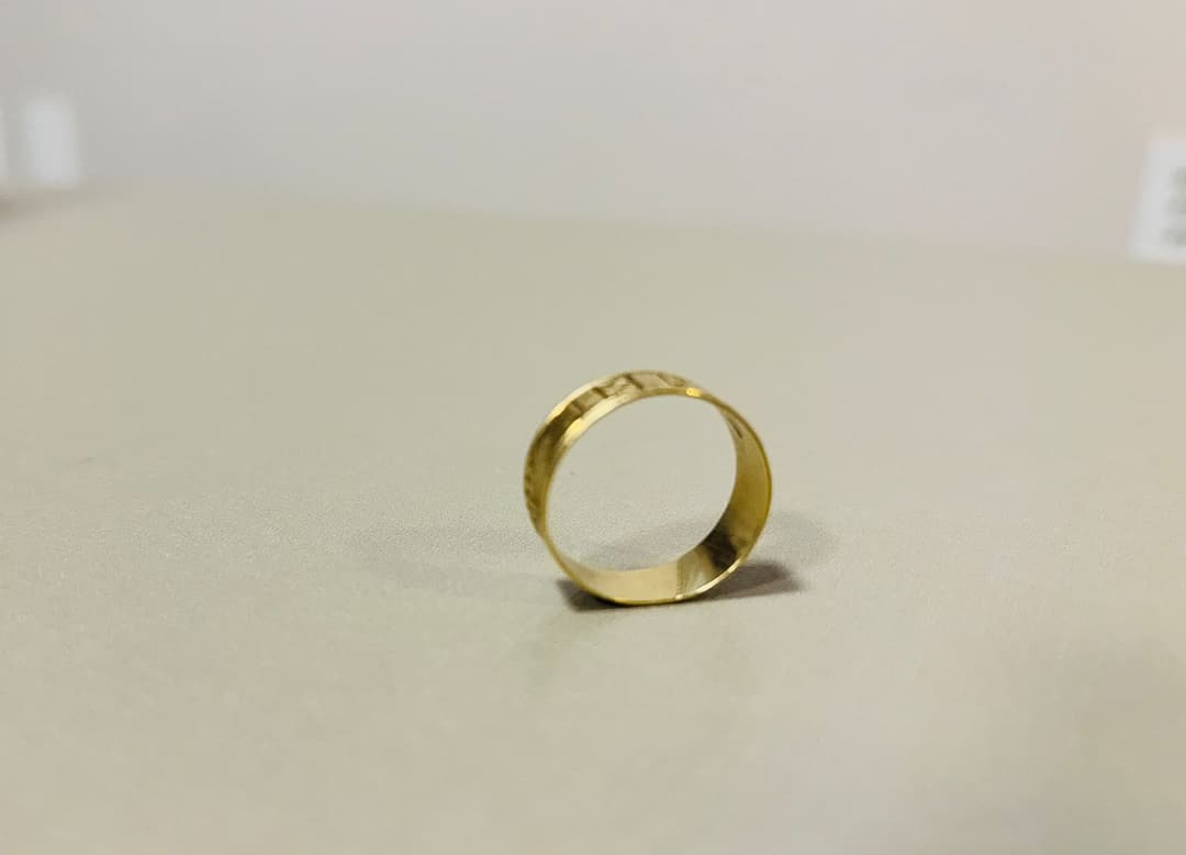 Moradora atira aliança pela janela; PM precisou ser chamada