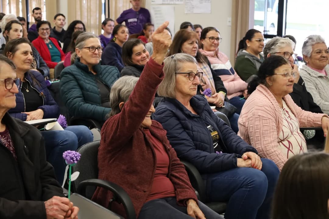 “Mulher: A Magia Está em Você” leva mágica, informação e conscientização a Águas Frias
