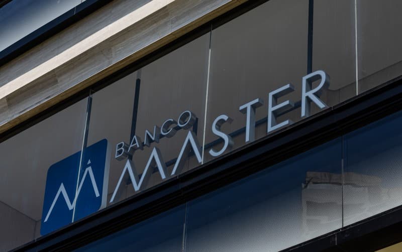 Fachin determina retirada de sigilo em 15 procedimentos sobre o Banco Master