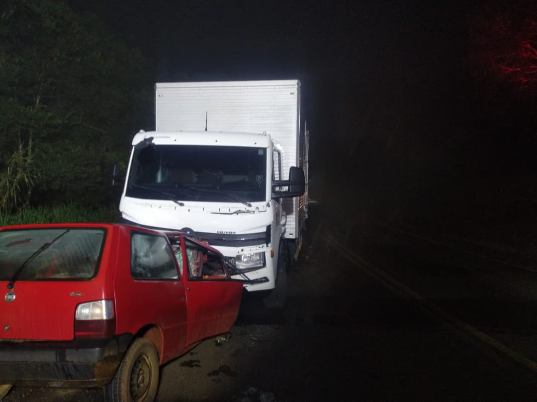 Condutor morre em gravíssima colisão