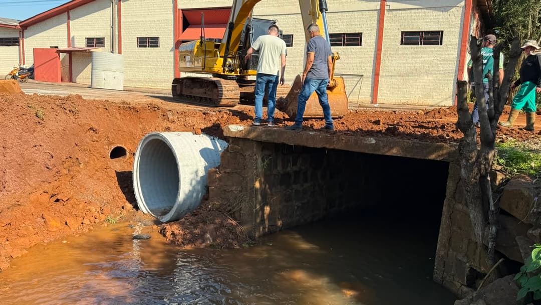 Águas Frias investe na ampliação da capacidade de escoamento de água em pontes da cidade