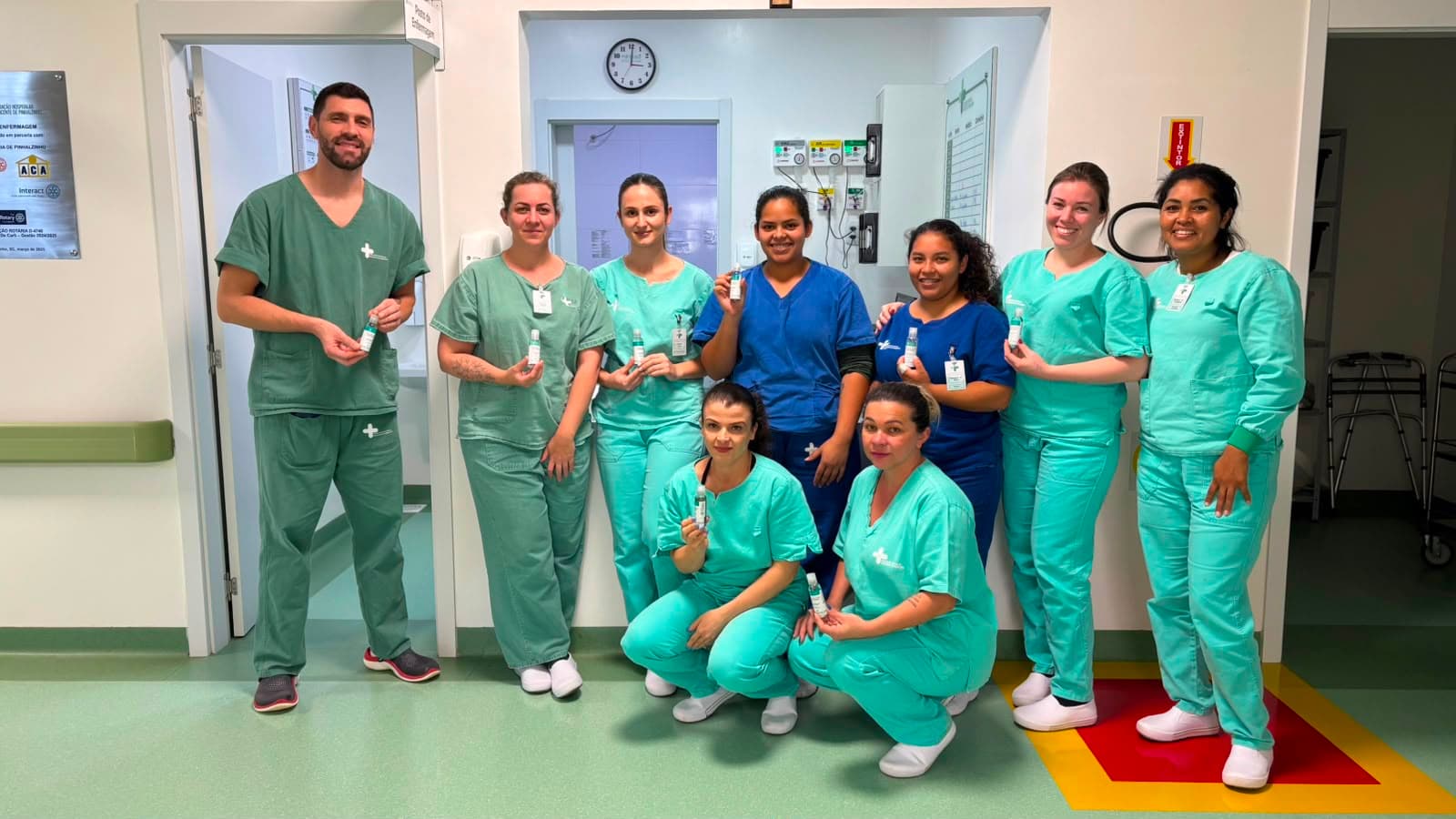 Colaboradores participaram de atividade que destacou a importância da higienização das mãos na rotina hospitalar (Foto por Divulgação)