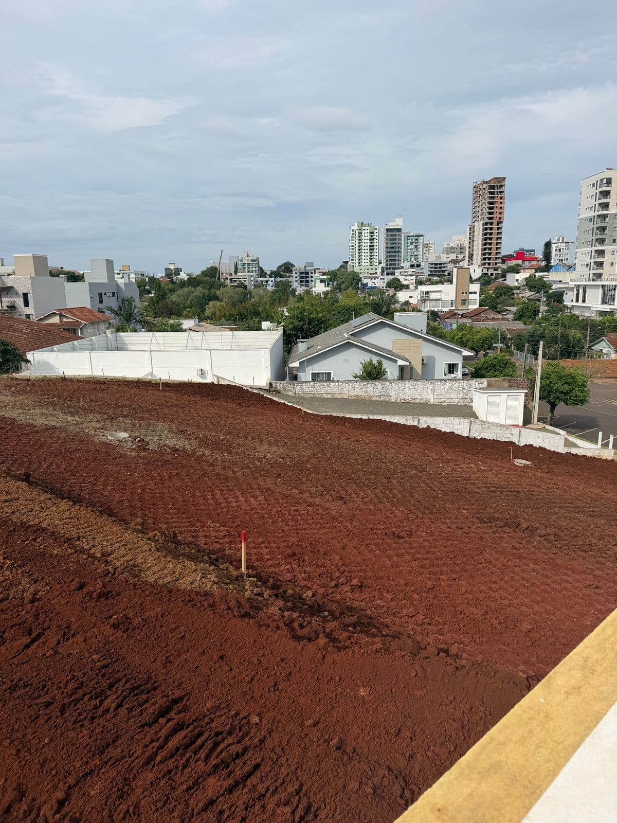 Hospital de Pinhalzinho amplia estrutura com novo estacionamento