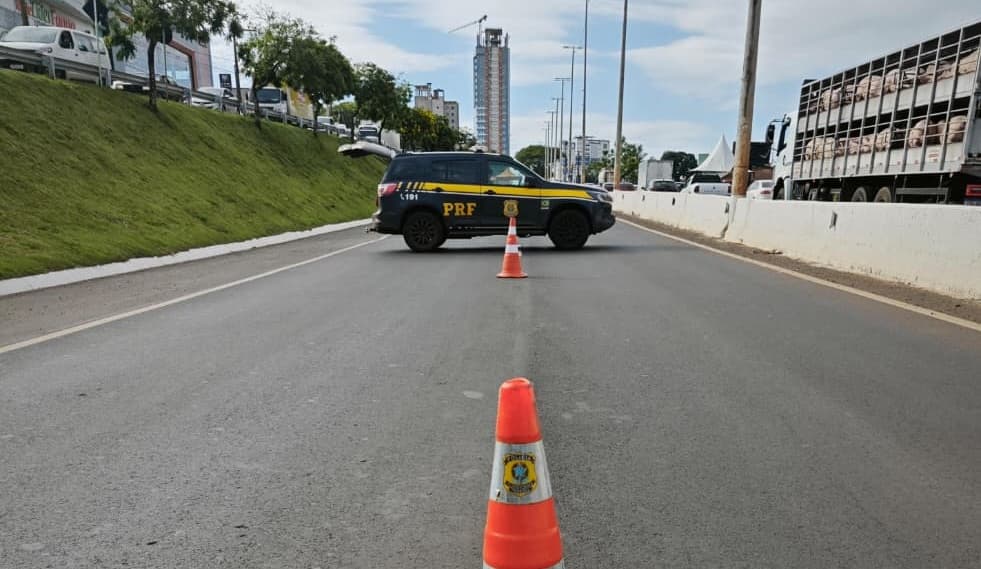 Trânsito na BR-480 em Chapecó é totalmente fechado