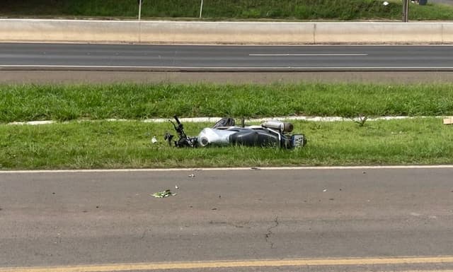 Motociclista morre em colisão frontal