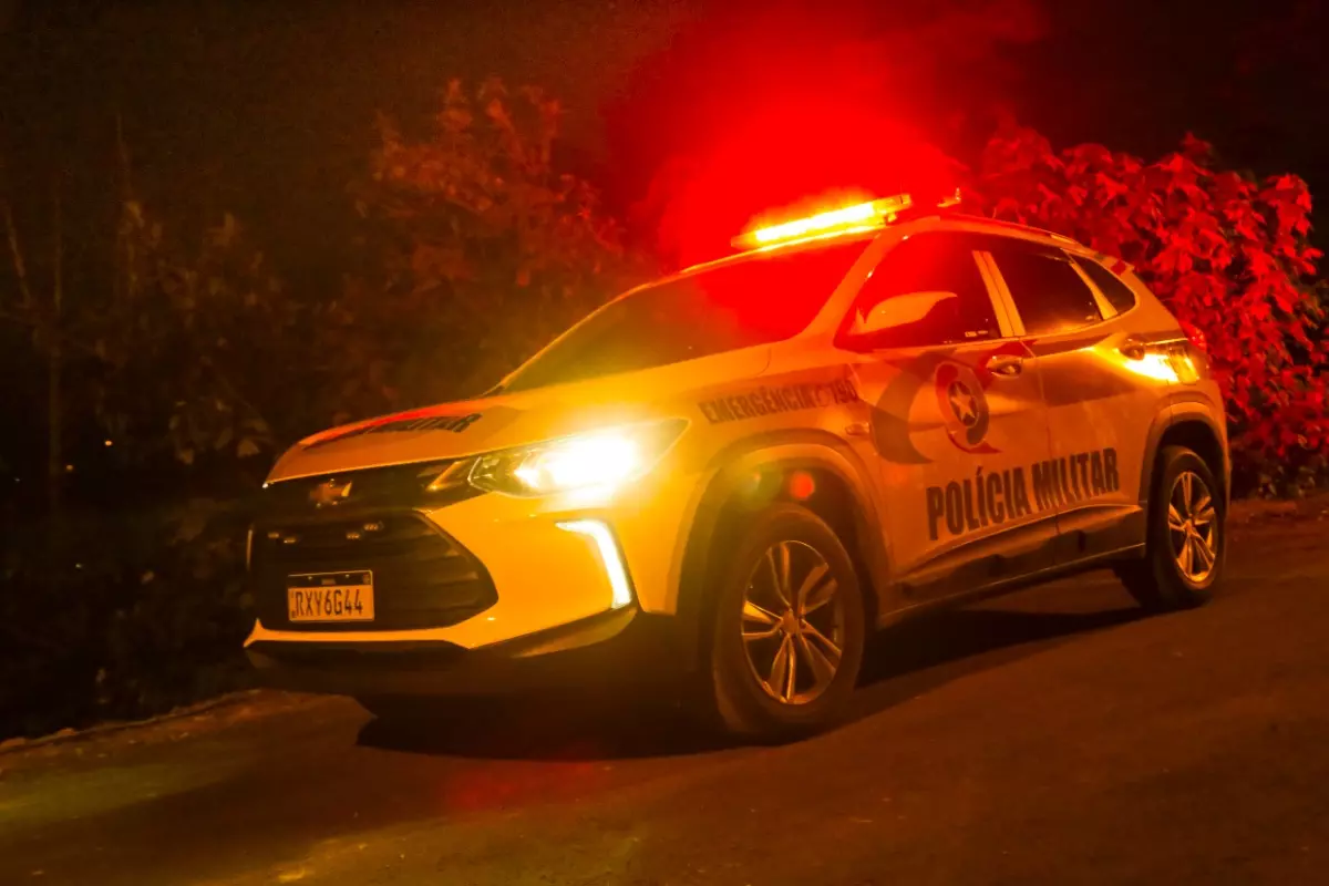 Violência em bar termina com mulher ferida após tentativa de defender o marido em São Carlos