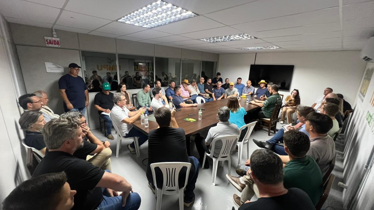 Prefeitos e produtores unem forças para fortalecer a cadeia leiteira no Oeste de SC