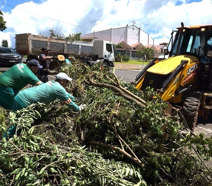Cidade é restaurada após temporal em Pinhalzinho (Foto por Ascom)