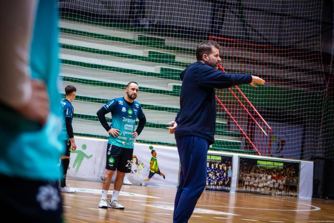 Líder da Série Prata, Pinhalense inicia sequência de jogos fora de casa