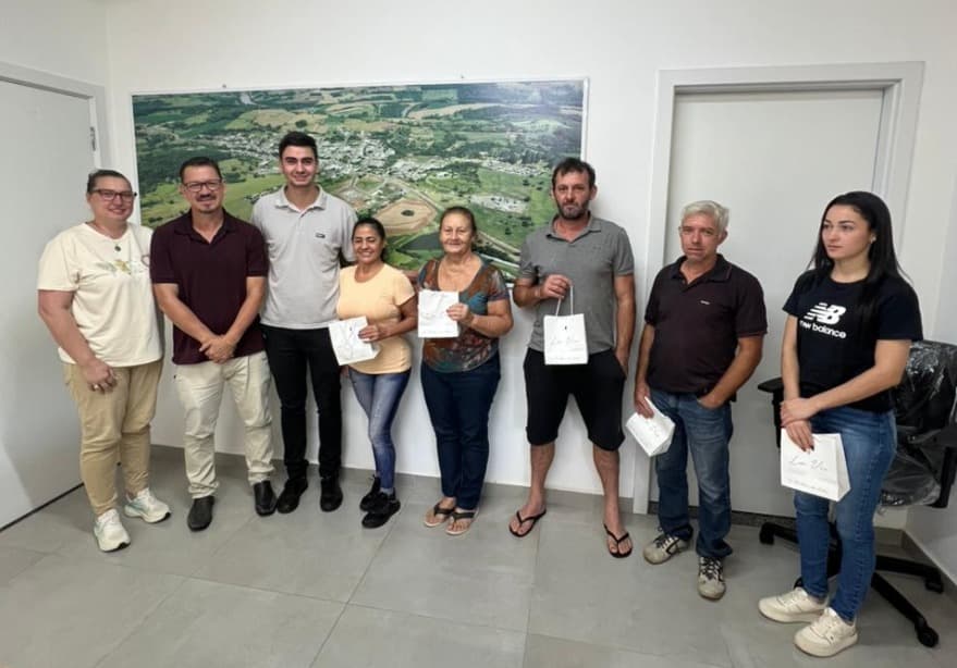 Com recursos próprios, município de Águas Frias entrega óculos gratuitos e amplia acesso da população aos cuidados com a saúde visual (Foto por Divulgação)